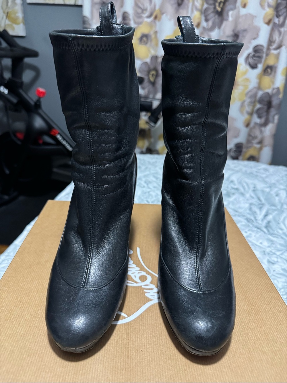 Christian Louboutin Black Leather High-Heel Sock Boots
Contrevent 100 NAPStretch - Picture 2 of 9